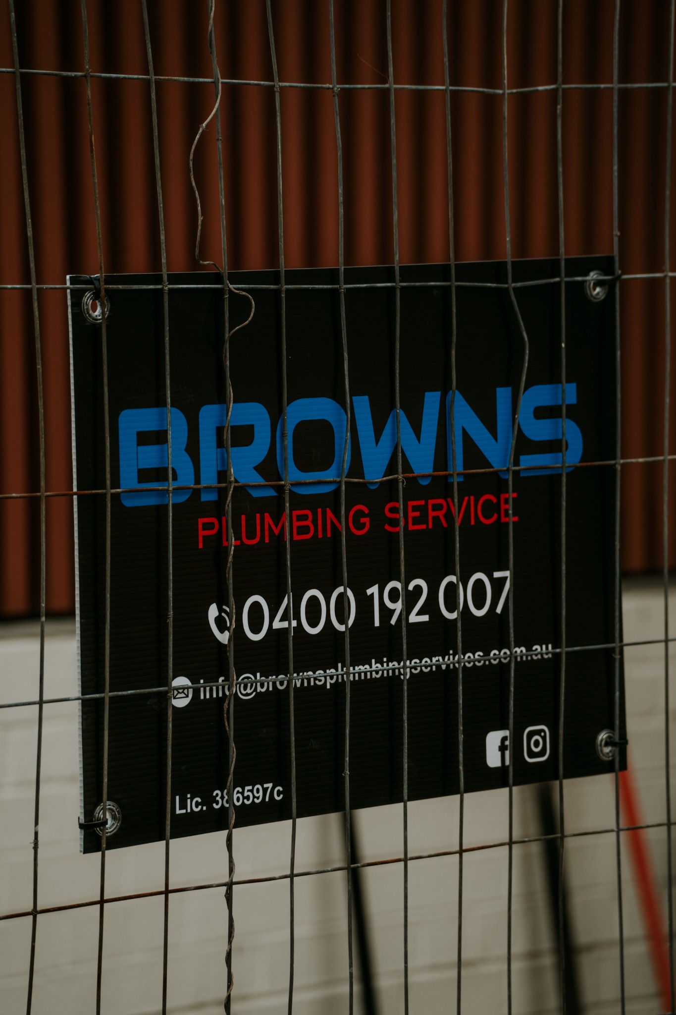 Browns Plumbing Service site signage